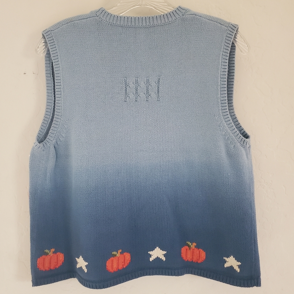 RUNS LARGE...VINTAGE MARISA CHRISTINA Blue Sweater Vest with Pumpkins and Stars. - Picture 3 of 4